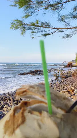 Bismillah to Alhamdulillah.. Gabut 😂😂😂 #bismillah #alhamdulillah #masyaallahtabarakkallah #pantai #rinduituberatt😓😌😌🥀 #sadstory #pantaijatisarisluke #pesonarembang #saatnyabahagiaindirisendiri🥰 #fyp #panturarembang #alhamdulillah❤️ #bahagiaitusederhana #masyaallah #baikuntukharimu #jalanjalan #mager #mytripmyadventure #halterindah 