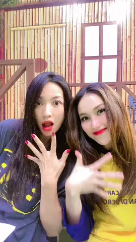 Happy birthday my sisy @Hesti Purwadinata sehat, panjang umur n bahagia selalu 🎁🎉☺️💃💗 luv u always mpok gw yg paling natural 🥰💋