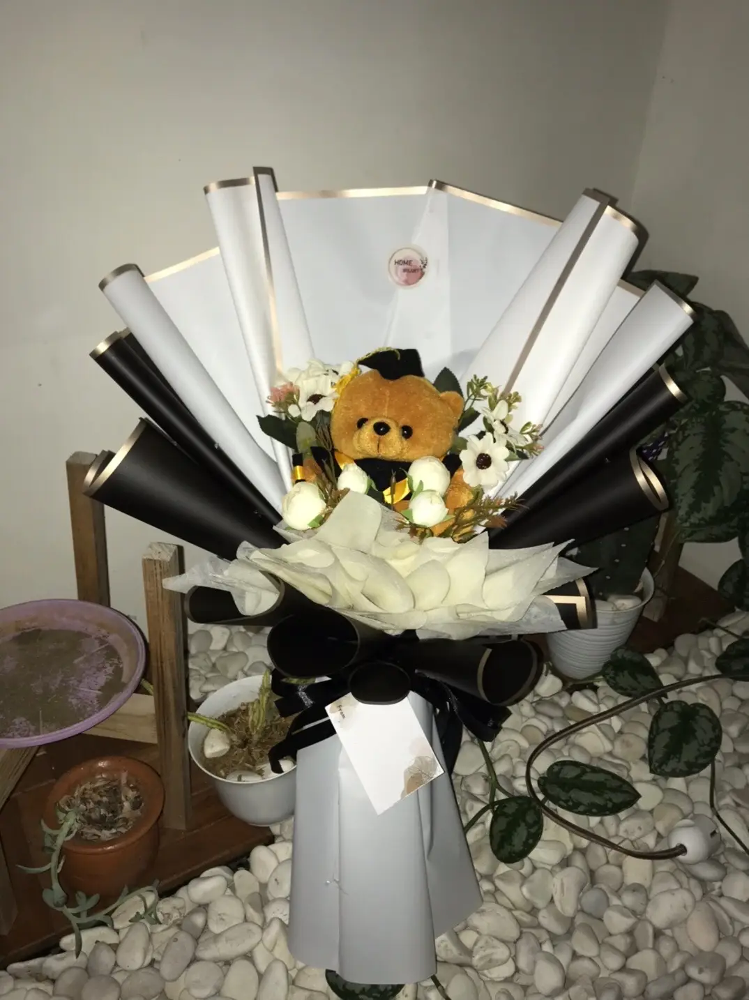 buket boneka wisuda besar harga: 90.000 #buket #buketbatumalang #buketbunga 