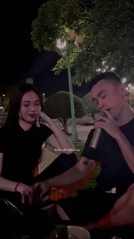 Anh người yêu hát cảm xúc quá chị ny chỉ biết ngồi nhìn #nhachaymoingay #tiktokgiaitri #xuhuong #trending #cover #nhacnaychillphet #nguoiyeutoi #lyrics