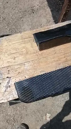 Extension de estribos universales en fibra de carbono 3k twill, se fabrican al tamaño requerido. #CustomCars #Tuning #TelloDesign #CarbonFiberByTelloDesign #CarbonFiber 