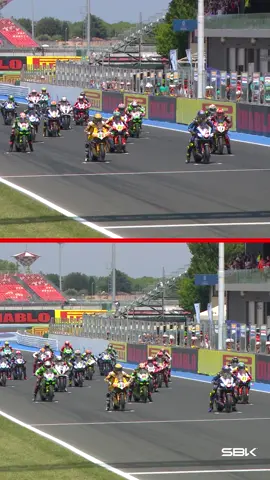 When lights went out at Misano 🚥 and the action got underway 🏍️💨 Two different races, two different leaders on the first lap 🔥 #WorldSBK #motorcycle #Motorsport #racing #sportsontiktok