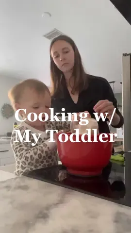 Incorporating my toddler into cooking has brought me so much joy. Yes its harder, it takes longer, there’s more mess & spills. She doesnt cook every meal with me but when she shows an interest I let her do it & to see how much fun she has is the best part 💕🫶🏻 Lily’s voiceover to come next on this video since those are always fun!!  #toddlercookingclass #montessoritoddlerkitchen #toddlercookingskills #toddlercookingcomedy #toddlercookingessentials #oatmealpancakes #oatmealchocolatechip #breakfastideashealthy 