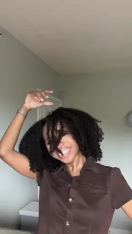 Wake up wake up wake uppp. Ngl i was very tired but we gotta keep it moving. Also thinking i may be a fan of the pineapple method.. we shall see. #grwm #morningroutine #blackgirlgrwm #motivation 