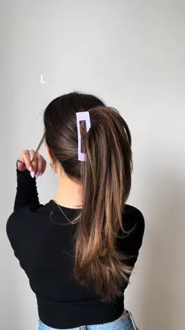 Claw clip sizes for all hair types🫶🏼 which one do you need for your hair? #hairtok #clawclip #clawcliphairstyles #clawclipforthickhair #clawclipforthinhair #hairaccessories #clawcliptutorial 