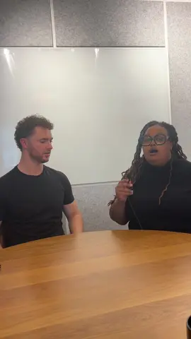 Catching up with Dan Westgarth aka Deel’s COO and resident airport lounge expert 🤩 #letsdeel #deel #payroll #startup #leadership #productivity 