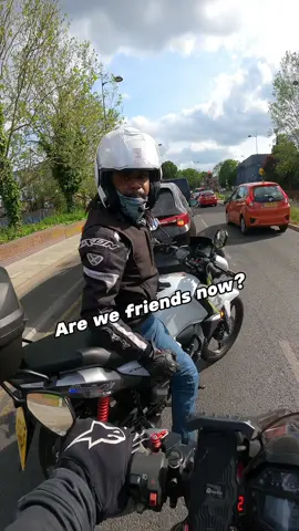 Are we friends now? @Rust Rider777  #triumph #bonneville #triumphbonneville #customtriumph #triumpht120 #motorbike #motone #motonecustoms #scrambler #bikesofinstagram #biker #muttmongrel #caferacer #bikeshed #t120 #urbanrider #bikelife #motorcycle #london #pov #gopro #race #f1 #motogp #commentary #kawasaki #sportsbike 