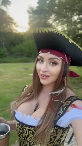 Our #dnd stream is now live! Twitch.tv/Artyfakes #dndtiktok #pirates 