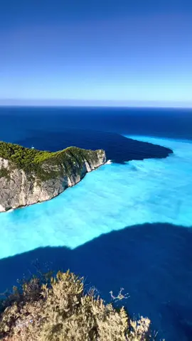 Navagio Beach, Zante | Greece 🇬🇷 #greece #zakynthos #navagio #zante #travelhayley #travelgreece #shipwreckbeach #bluesea #traveltiktok #real #PlacesToVisit #TravelDestinations #placestogo 