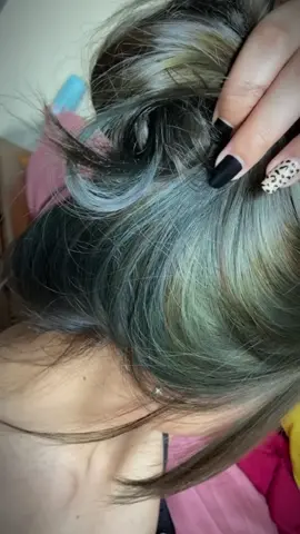 #mirandasemirrambut  Apa ini ? Kok gini warnanya ? 😭😭😭 Suka bangetttsssss 😍 @Miranda Hair Care   #TikTokImpact #miranda #mirandapastelseries #mirandaturqouise #mirandapastel #fyppppppppppppppppppppppp #mirandablue 