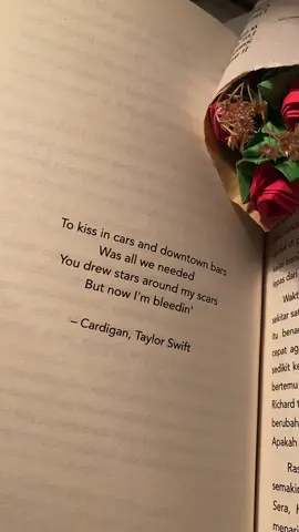 this book so recommended! [edited: this is indonesian novel, not yet available in english version :”)] #malioboroatmidnight #cardigan #taylorswift 
