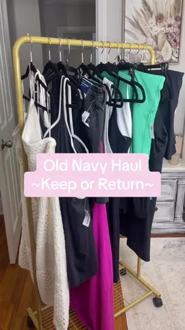 Do you agree?? My keep and returns from my @Old Navy Official haul 🤩 #oldnavy #oldnavystyle #oldnavyhaul #oldnavyplussize #oldnavyplussizetryon #plussize #plussizeedition #plussizefashion #plussizeconfidence 