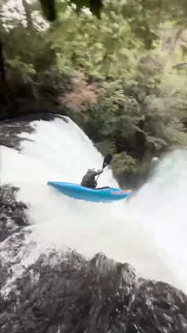 Aniol always delivers on the rivers in Chile 🙌🇨🇱 #redbull #givesyouwiiings #chile #kayaking #waterfall #river #watersports #aniolserrasolses 