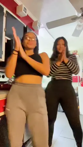 Mom and daughter duo 💙.@SelenaJohnson #fyp #foryoupage #foryourpage #star #sky #selena #dance #momsanddaughters #tikto 