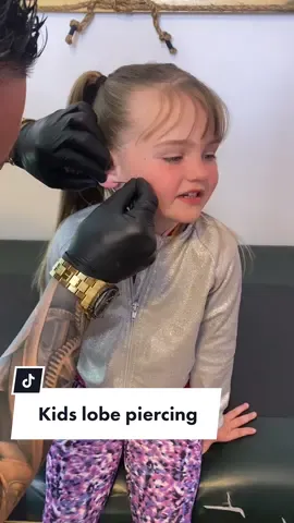Shes so cute 😁 My favorite! Giving parents and minis a better experience, a safer and cleaner experience than thought possible #lobes  #lobepiercing #piercing #pierced #kidsoftiktok #earpiercing #fypシ #foryou 