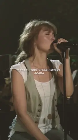 Equivocada #thalia #envivo #liveperformance #romantica #musicaromantica #paradedicar 