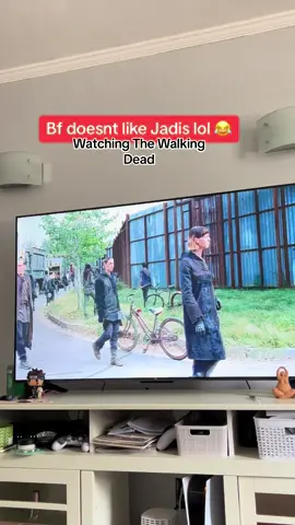 Jadis wanted some Rick lol Michone wasnt having it! Watching the walking dead s7 finale! #thewalkingdead #thewalkingdeadtiktok #jadistwd #ricktwd #jadisandrick #michonnetwd #michonneandrick #walkingdeadfan #sashatwd #negantwd #negan #jadistwd #walkingdeaduniverse #thewalkingdeads7 #tvreactions #tvtok #twdtiktok #thewalkingdeadspoilers 