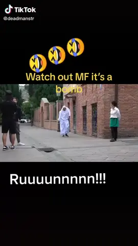 #bombprank#funny#laugh#viral #viralvideo #run 