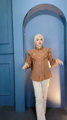 Kemeja inara warna caramel udah pada punya belum nih, co dikeranjang kuningku yah.. #kemejainara #kemejainaraladycrush #kemejastyle #fypシ゚viral 