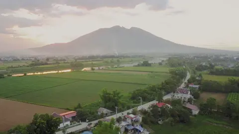 Mt. Arayat ver. ps I know it’s not Mayon Volcano, I just appreciate the music. Don’t be mad thank you🫶🏻 #fyp #arayat #drone #dji #mountain 