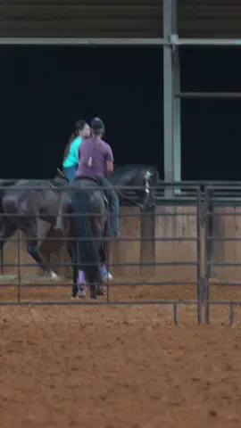 Wayne placing 3rd in the 1D at the highstakes race last night💕 #nikkiburnsphotography #StreakinLilWayne #baileyfowler #fypシ #barrelracing #eirenvanhorn #vanhornleather #godisgood #stallion 