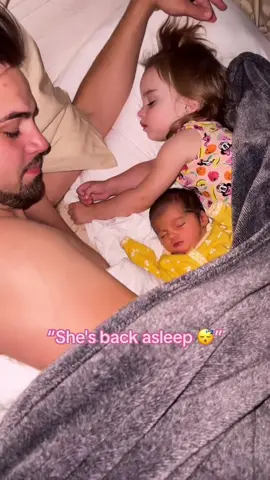 I love how much he loves them🥹#baby#babyfever#babies#babiesoftiktok#trend#trending#toddlers#toddler#toddlersoftiktok#MomsofTikTok#dadsoftiktok#momtok#dadtok#parents#parenthood#parenting#daddysgirl#fatherdaughter#girldad#reaction#reactions#newborn#newborns#BestFriends#daughter#daddydaugther 