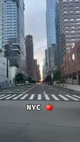Day to night 🗽🏙️🍎 #nyc #newyorkcity 
