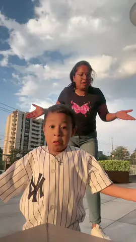 Jajaja el final 😂 #chucho #marian #fyp #parati #niñosgraciosos #fypシ #broma #viralvideo #risa #duo #viral #calle 