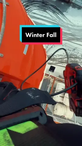 Winter fall #sailor #cruiselife #bätliv #howtobasic #fyp #maritime #work #howto #hurtigruten #ship #matros  #seamenlife #lifeseamen #ableseaman #maritimekarriere 