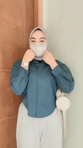 Denim 👍🤩#kemejasakura #ootdsimplehijab #hapyshoping🛒🛒😍😍 #kemejacroptop #shopping #shopping 