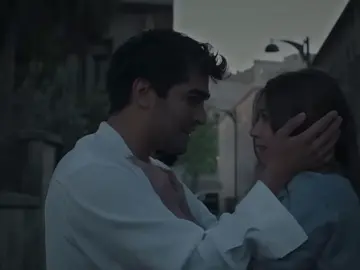الحضن الاخخيير 💔 #yalicapkini #afrasaraçoğlu #mertramazandemir #الطائر_الرفراف #فريد #فريد_سيران 