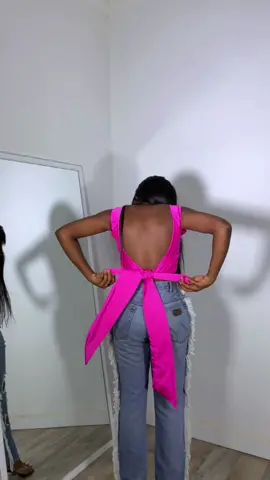 Style this versatile crop top with me😍💕💕 Which way would you style yours, first or second way?😍 Available in all colors 😍 size 6-14 N7,000 Shop via link in bio 