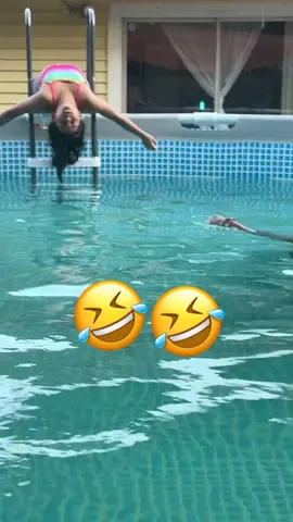 Titanic scene 😂 #fyp #viral #funny #titanicchallenge #titanicsinking #hilarious 