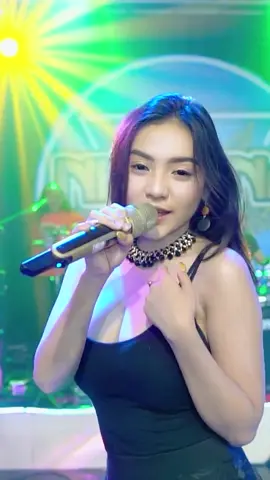 Kehilanganmu berat bagiku… Voc : @Lissa  Yt : Warna warni musik #lissainmacao #kehilanganmuberatbagiku #warnawarnimusik #dangdutindonesia #rumahdangdut #dangdutviral #dangduttiktok 