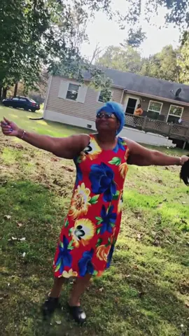 Bro this Grandma of the year! #gender #genderreveal #boy #itsaboy #funny #haha #baby #grandma #blue #hair #blowthisup #viral #trending #fypシ #fyp #fypage 