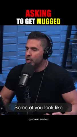 Youre just asking to get mugged. #lasvegastiktok #viraltiktok #masculineenergy 