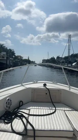 boat day vlog :) #Vlog #vlogoftheday #dayinmylife #boatday #boatlife 