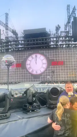 finally back on tik tok after eras tour and it DID NOT DISSAPOINT