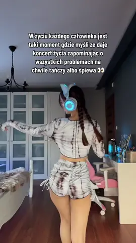 Inszta @VanessaSzwaczka Nie obserwuj jak nie masz 40+ lat XD  Sluchaweczki sa od @yowu chan -10$ code YUKI #dancegirl #crazy #funnygirl #funny 