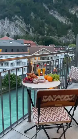 Beautiful View 😍🇨🇭💦 from Interlaken 💙 What’s your favorite hotel in this region? . #interlaken #switzerland #switzerland🇨🇭 #switzerland_bestpix #swiss #schweiz #suisse #swissmade #myswitzerland #zurich #bern #basel #lugano #ticino #lucerne #summ 