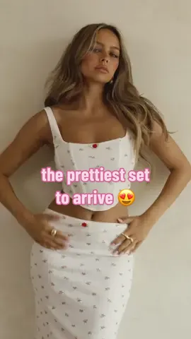 Just as dreamy IRL!😍🌹 #misslola #fashionstyle #vacayoutfits #summerstyle #twopieceset #chicstyle 