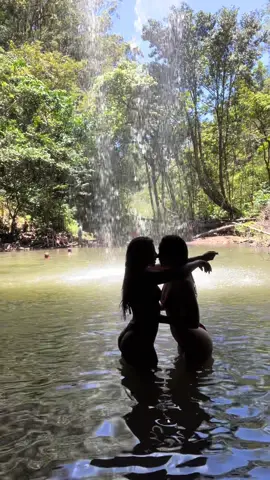 baecation #wlw #LoveIsLove #couple #lgbtq #BestFriends #femmes #wlwcouple #maui #hawaii #waterfall 