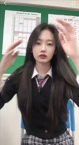 rate this dance? 💥 #fypシ #fypシ゚viral #korean #koreangirl #schoolgirrrrl #dancetrend 