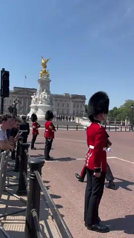 TROOPING THE COLOUR 2023 #thekingsguards #royalguard #buckinghampalace #fyp #trending 