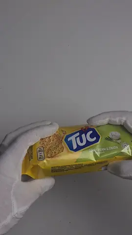 Testing TUC Sour Cream & Onion Flavour! #ViralFoodTrends #FoodTrend #food #foodtiktok #SnackTime #tastetest #FoodTok #snack #yummy #trend #tuc #sourcreamandonion 