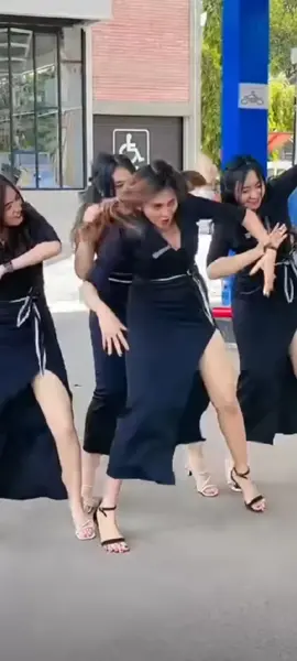 VIRAL GOYANG 🤣 DJ AKU SUGES👯‍♀️ARYA REMIXER❗❗ #djtiktok #fyp #musikindonesia #dance #trending #viral #funny #viraldance #subscribe #support #comment #indonesiamusik #housemusikterbaru #indonesiamusik #musikdj #musikdjremix #lagudugemtante #lagudugem #tiktokviraltrending