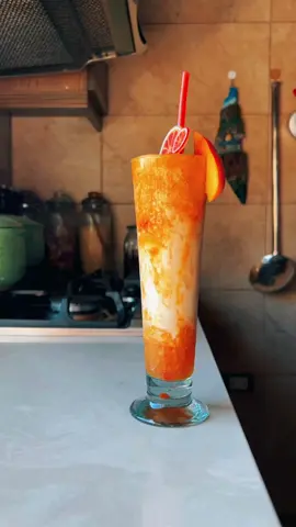 Peach milk ice tea🍑  #abirzkitchen #summerrecipes #السيف_غاليري #drinks 
