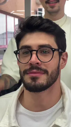 Low fade🤩 Modelo- @gustavojacobvivian #barbeiro #barbeiromoderno #barbeirobrasil #foryoupage #foryou #barber #cortemasculino #lowfade 