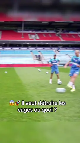 💥🚀 Haaland, c'est quoi ce pétard ? #sportstiktok #football #haaland #erlinghaaland #norway #manchestercityfc #mancity #manchestercity #goal #shoot #Soccer #soccershorts #skills