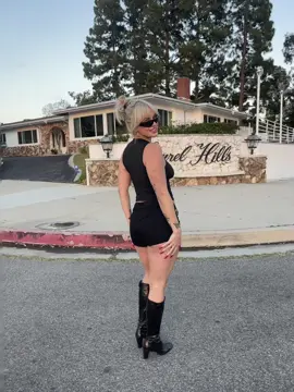 😇😇😇 #fyp #foryou #OOTD #instagram #instagramtips #fashion #ootdchallenge #kneehighboots #photoshoot #fyp #foryoupage #foryou 